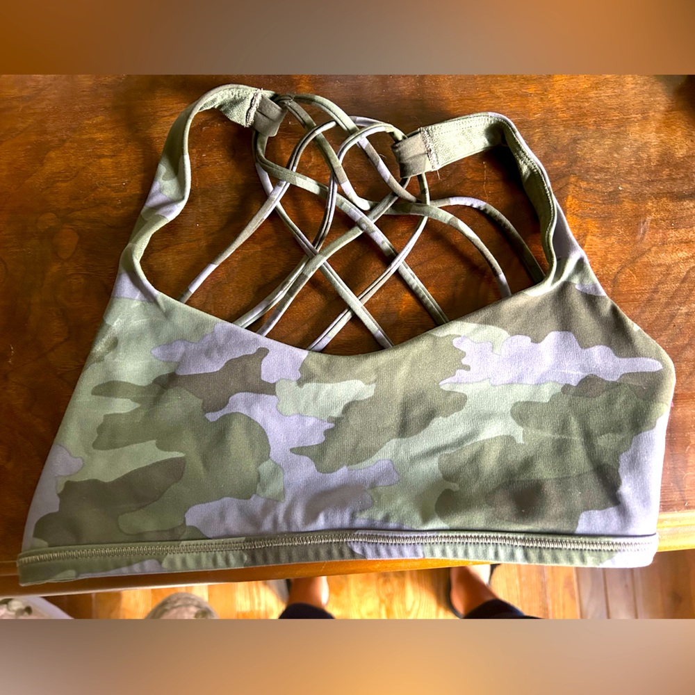 Lululemon sports bra size 6